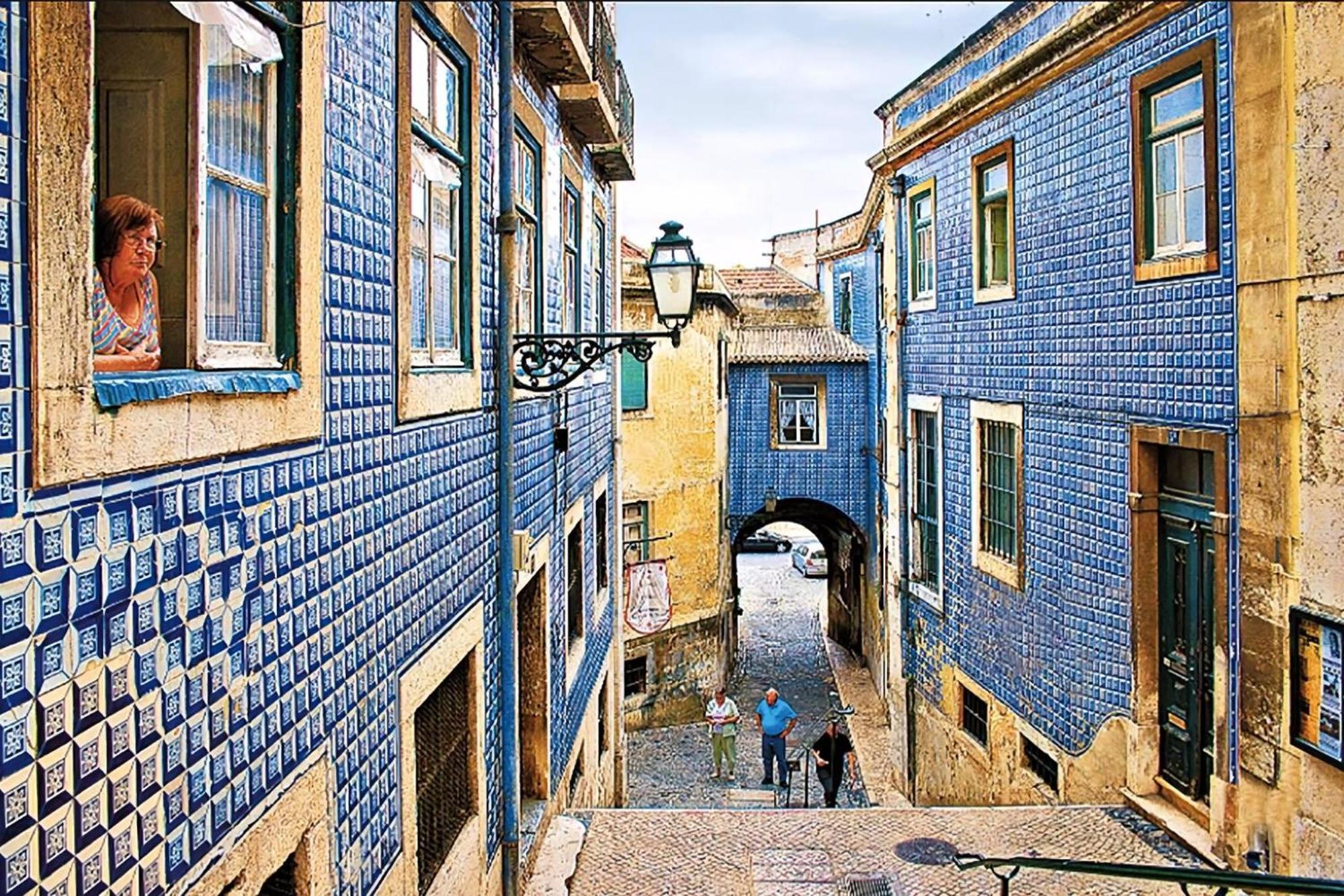 Eine Mischung Aus Altem Wort Und Modernem Charme In Apartamento Lisboa